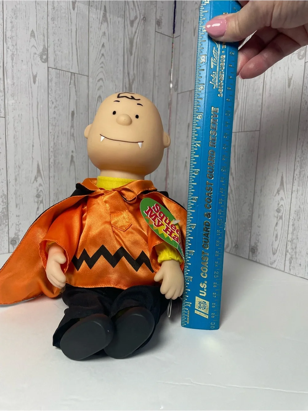 Charlie Brown Halloween Dracula Decor with Music Peanuts